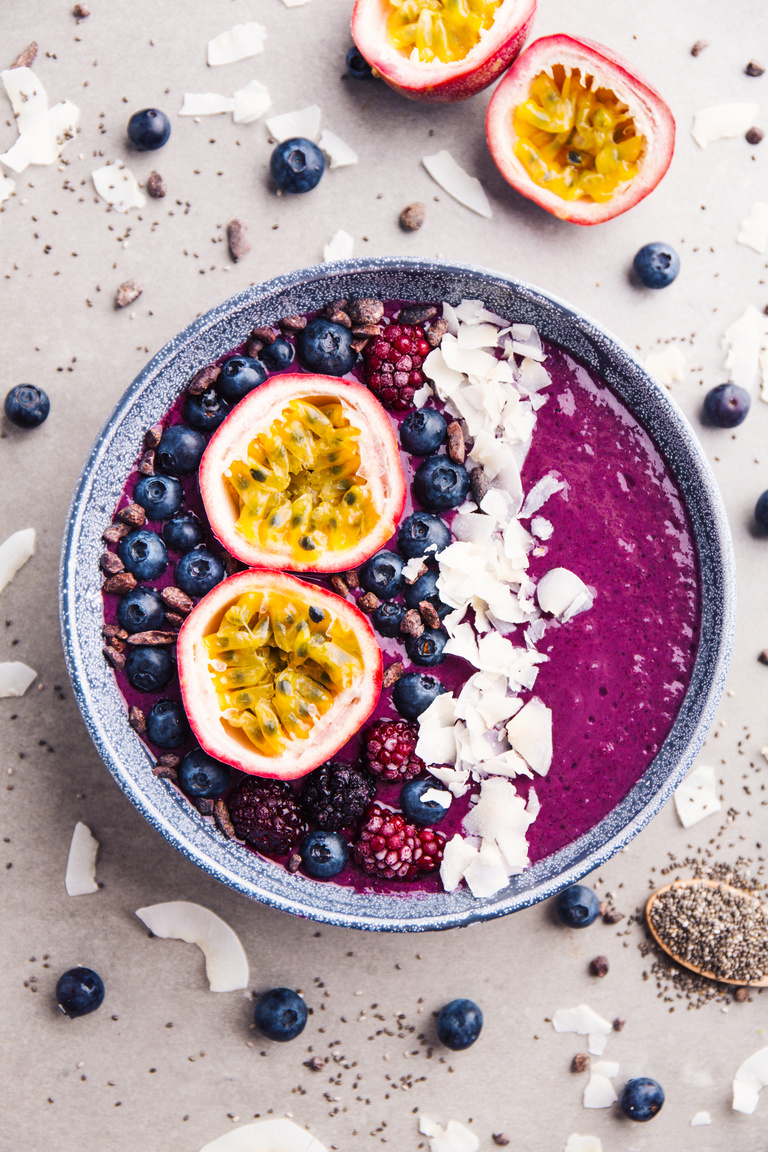 blueberry passion fruit smoothie bowl